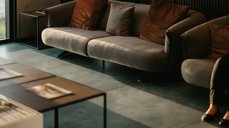 Choosing Decorative Accessories by Size and Scale