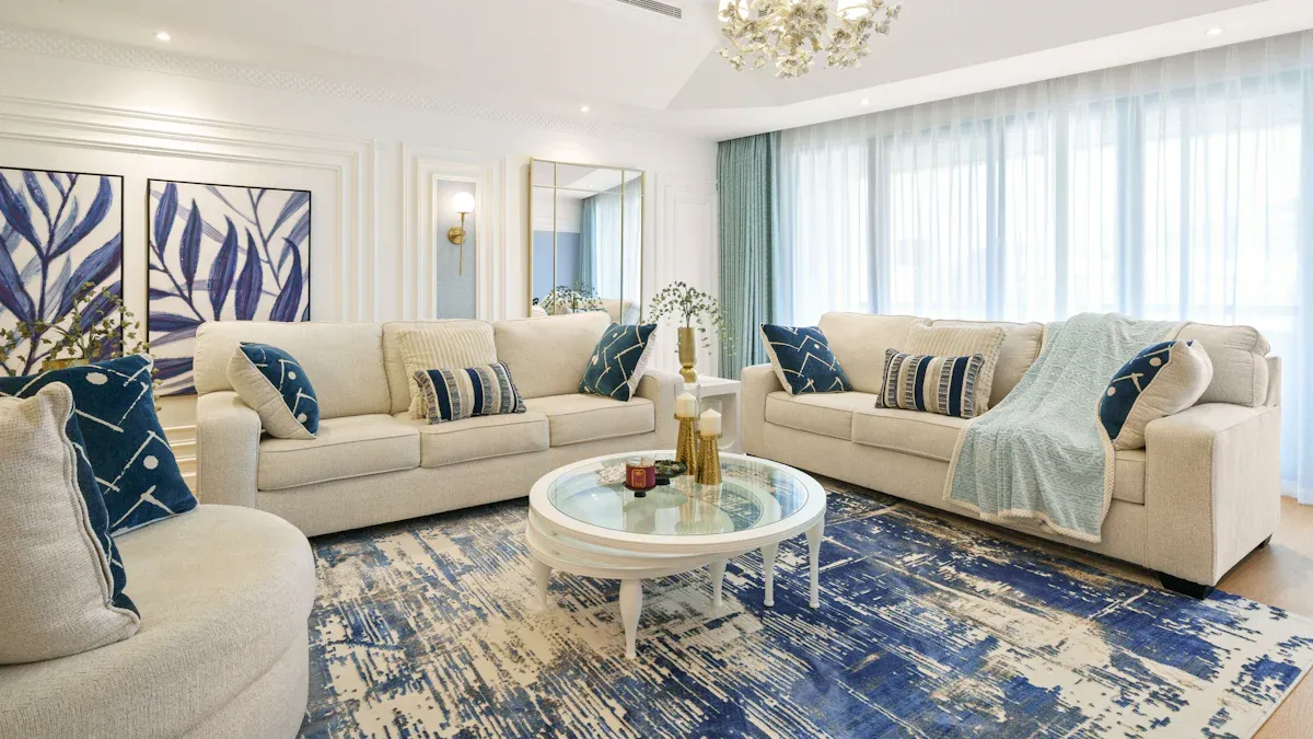 How to Mix Decorative Accessories Like a Designer