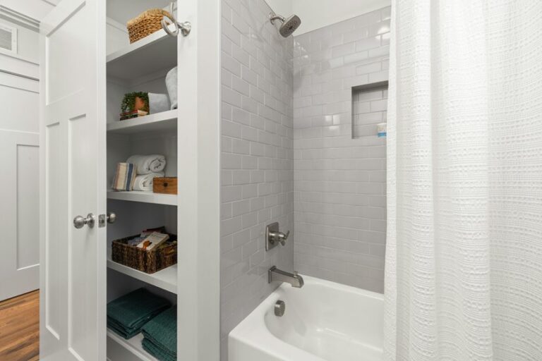 bathroom shelf styling ideas