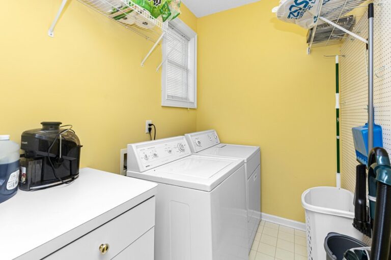 clean functional laundry d cor