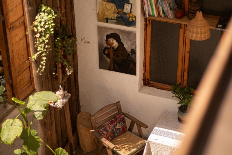 cozy reading nook decor